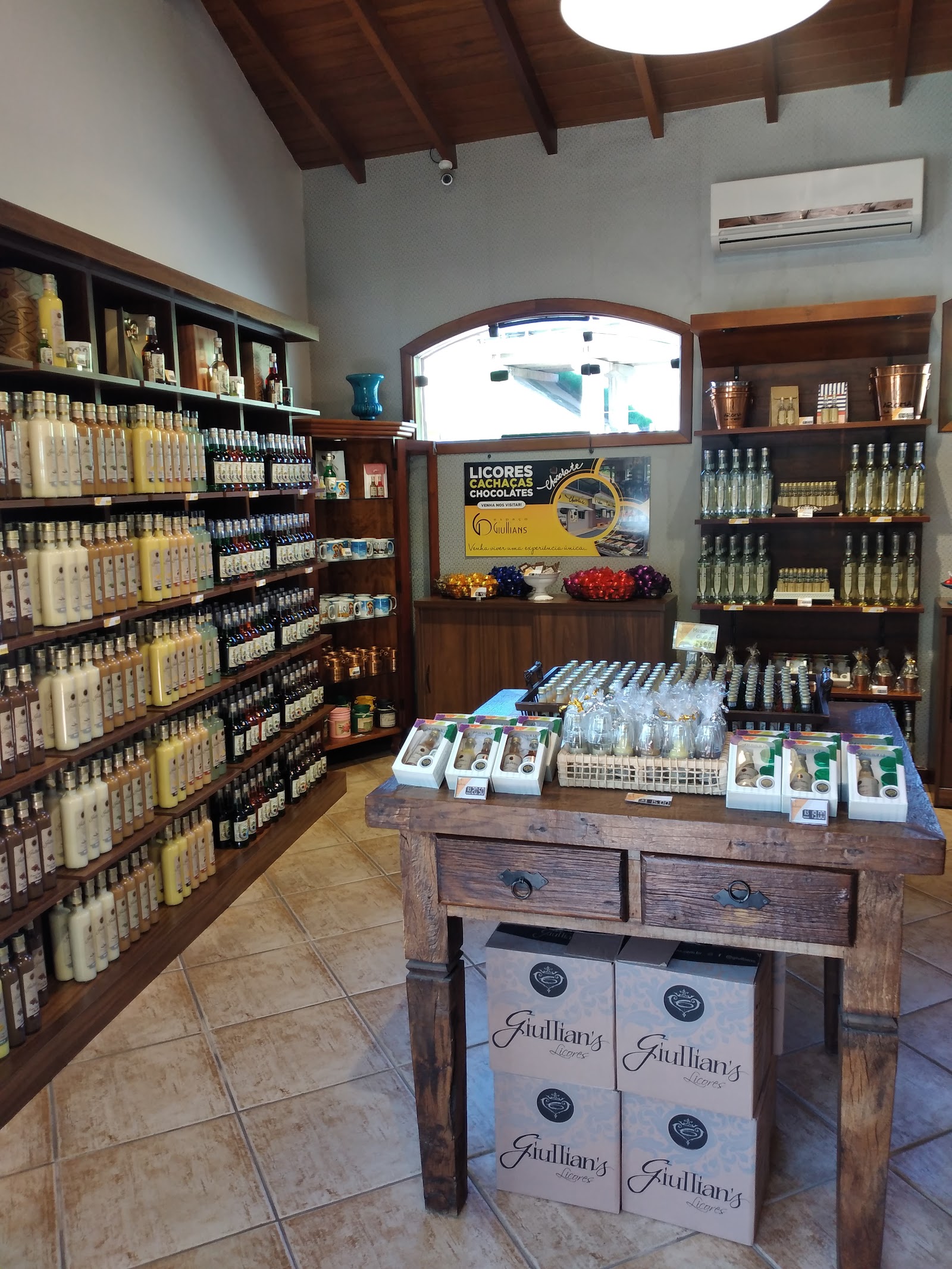 Giullians Indústria e Comércio de Bebida